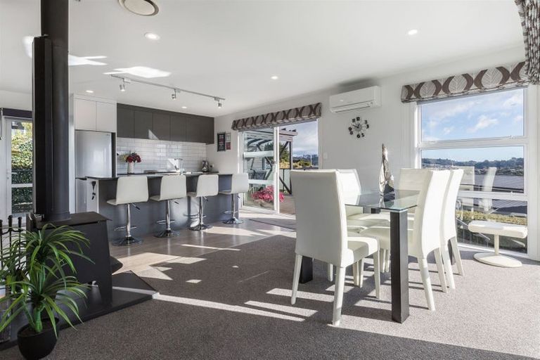 Photo of property in 62 Endeavour Drive, Whitby, Porirua, 5024