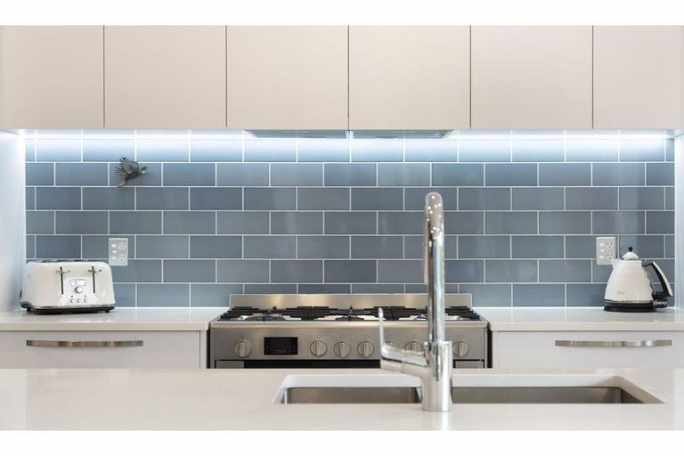 Photo of property in 22 Boocock Crescent, Orewa, 0931