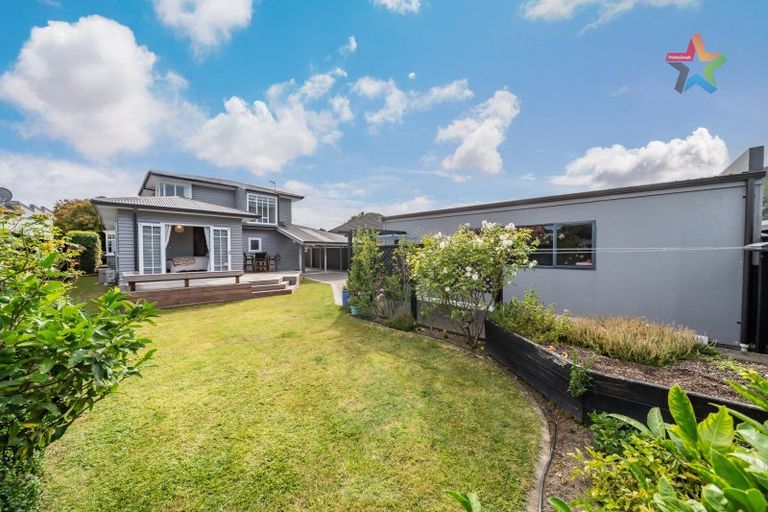 Photo of property in 15 Fairfield Avenue, Fairfield, Lower Hutt, 5011