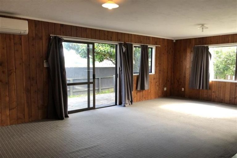 Photo of property in 45a Sutton Crescent, Papakura, 2110