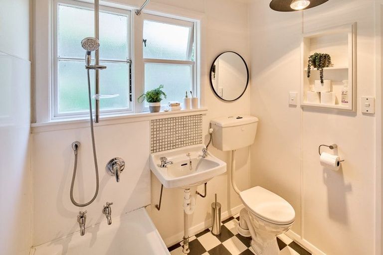 Photo of property in 106 Sidlaw Street, Strathmore Park, Wellington, 6022