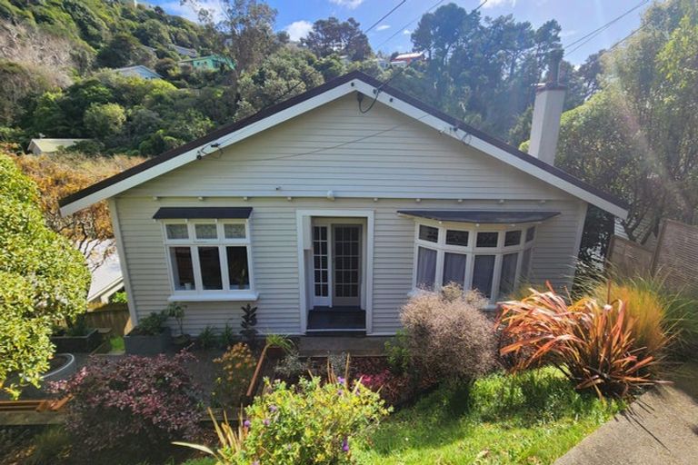 Photo of property in 8 Balfour Street, Mornington, Wellington, 6021