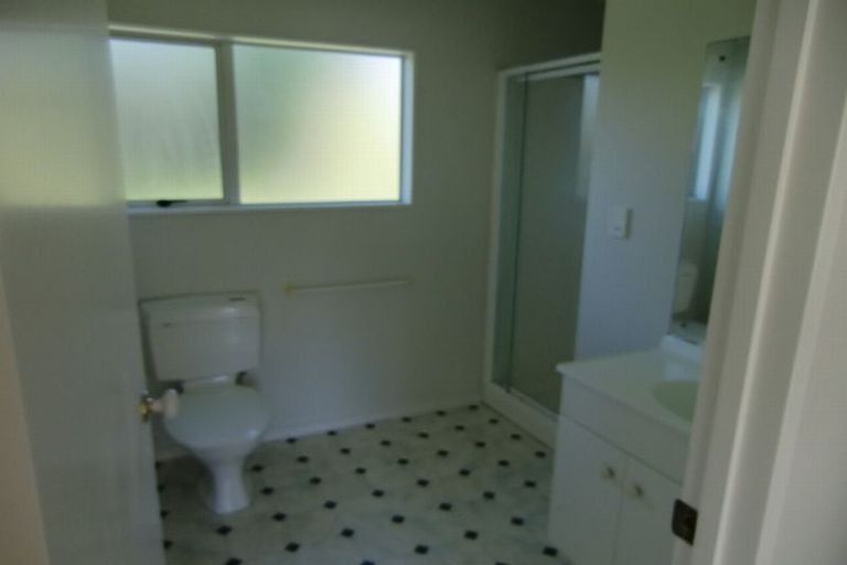 Photo of property in 1/15 Mandica Place, Sunnynook, Auckland, 0632