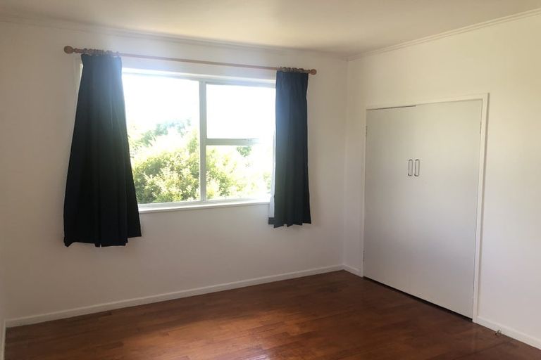 Photo of property in 1/12 Taynith Place, Glenfield, Auckland, 0629