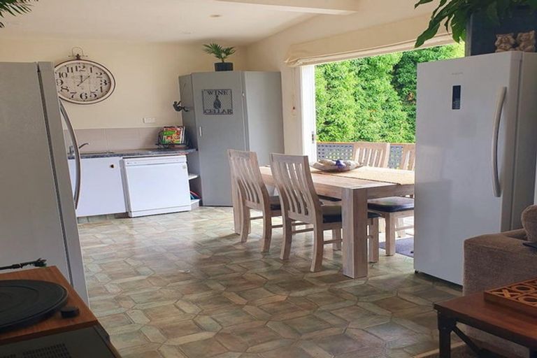 Photo of property in 98 Milton Road, Bluff Hill, Napier, 4110