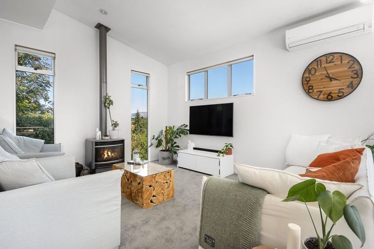 Photo of property in 17 Hillview Place, Wanaka, 9305