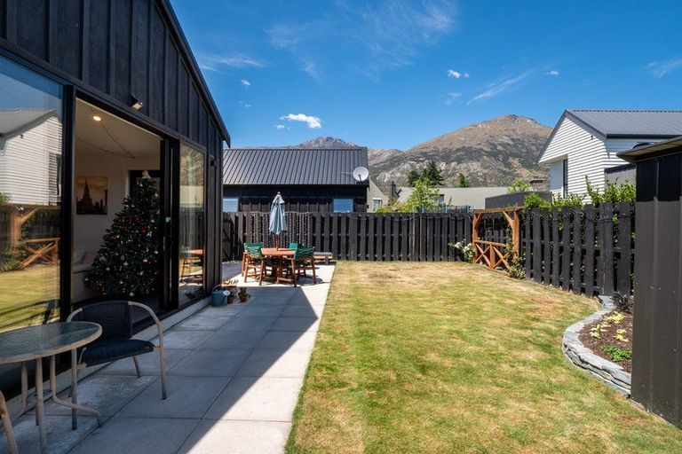 Photo of property in 8 Longlands Street, Lake Hayes, Queenstown, 9304