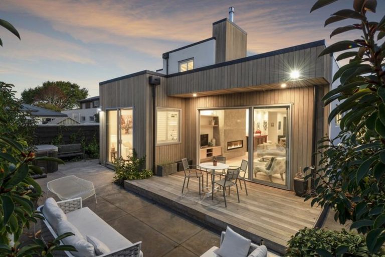 Photo of property in 49b Mcdougall Avenue, St Albans, Christchurch, 8014