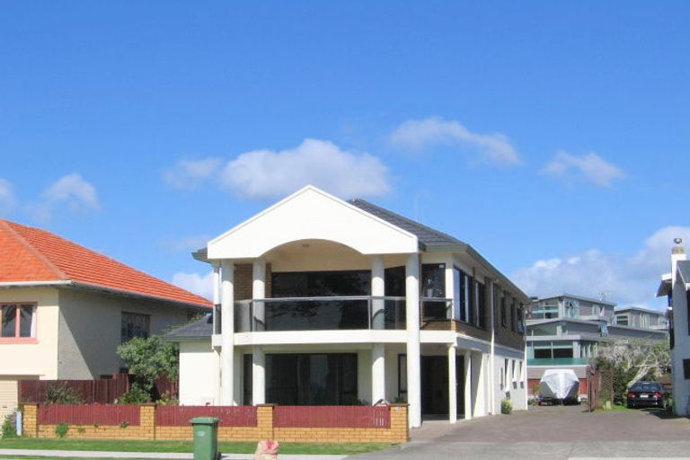 Photo of property in 38 Marine Parade, Mount Maunganui, 3116