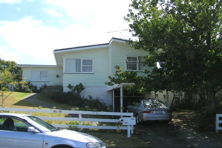 Photo of property in 16 Nutsey Avenue, Northcote, Auckland, 0627