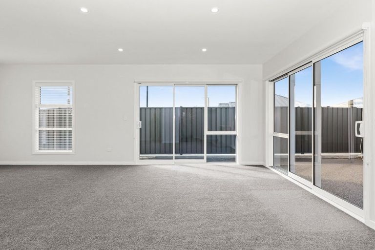 Photo of property in 102 Eriksen Road, Te Awa, Napier, 4110
