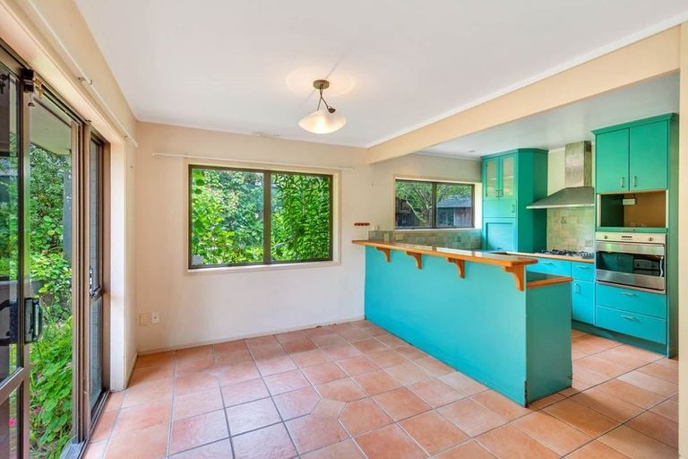 Photo of property in 1 Celina Place, Browns Bay, Auckland, 0630