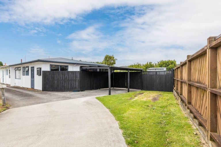 Photo of property in 15a Naumai Place, Spotswood, New Plymouth, 4310