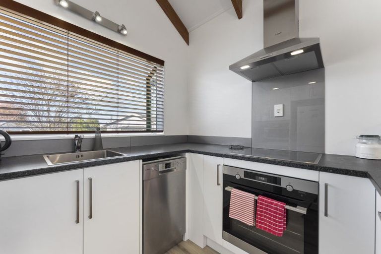 Photo of property in 109 Hillcrest Drive, Kelvin Grove, Palmerston North, 4414