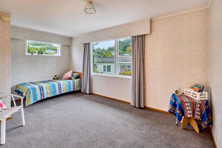 Photo of property in 16 Clematis Grove, Maungaraki, Lower Hutt, 5010