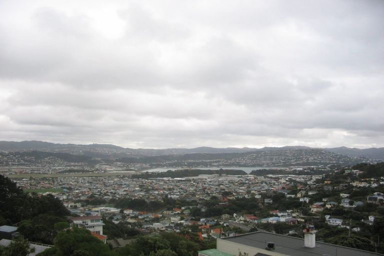 Photo of property in 4 Lyons Crescent, Strathmore Park, Wellington, 6022