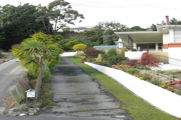 Photo of property in 100 Hocken Street, Kenmure, Dunedin, 9011