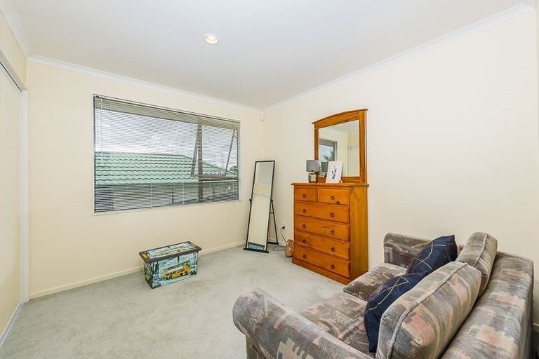 Photo of property in 36 Hewlett Road, Massey, Auckland, 0614