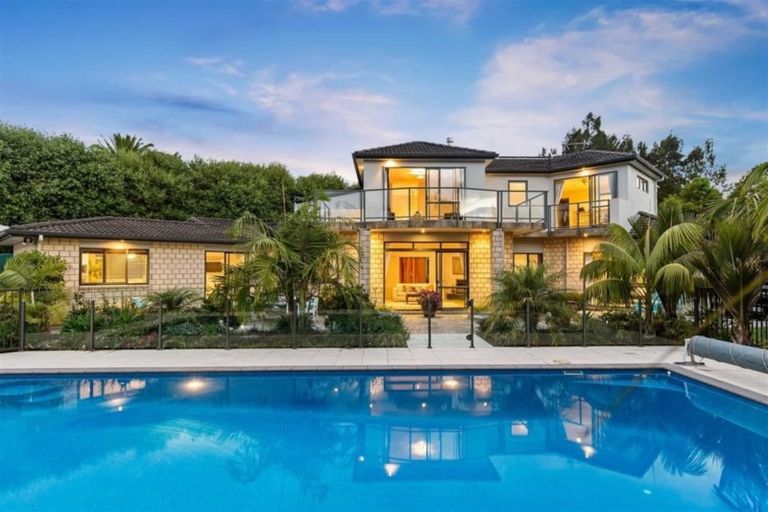 Photo of property in 166a Upper Harbour Drive, Greenhithe, Auckland, 0632