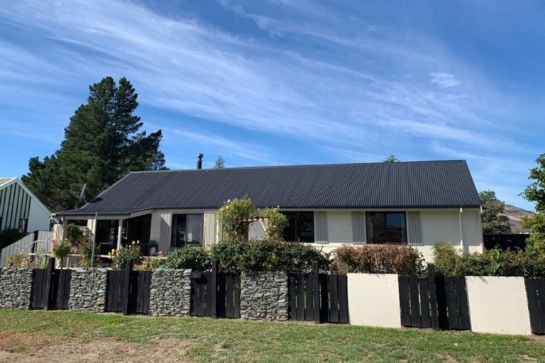 Photo of property in 17 Linrosa Place, Cromwell, 9310