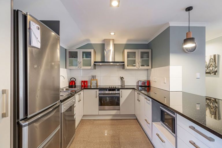 Photo of property in 12 Nirmal Place, Sunnyvale, Auckland, 0612