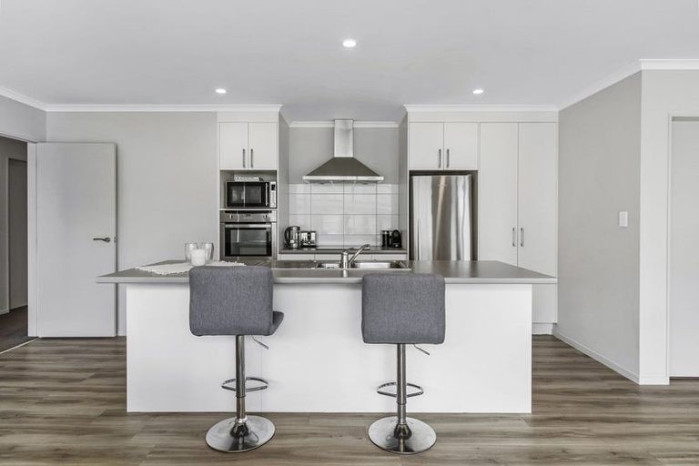 Photo of property in 93 Ballintoy Park Drive, Welcome Bay, Tauranga, 3175