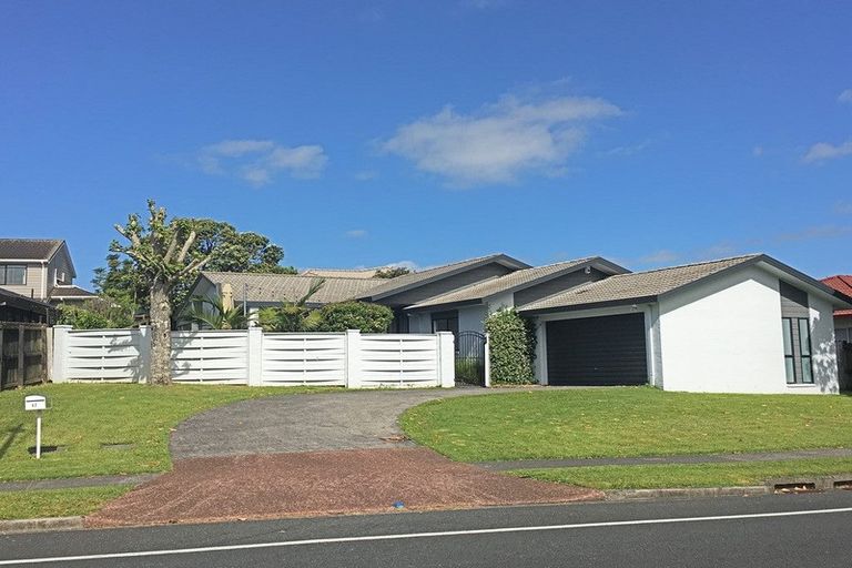 Photo of property in 62 Golfland Drive, Golflands, Auckland, 2013