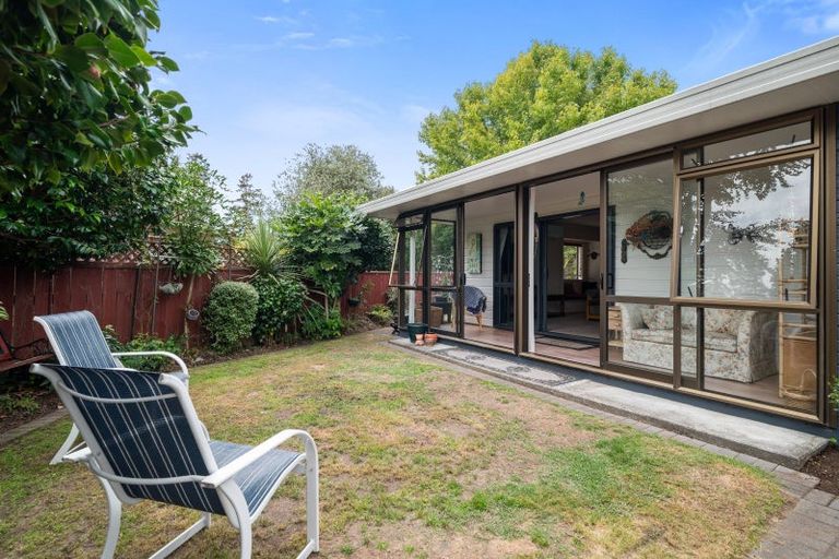 Photo of property in 1/7 Kathleen Place, Rainbow Point, Taupo, 3330