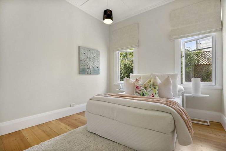 Photo of property in 7a North Avenue, Narrow Neck, Auckland, 0624