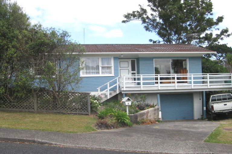 Photo of property in 8 Morriggia Place, Bayview, Auckland, 0629