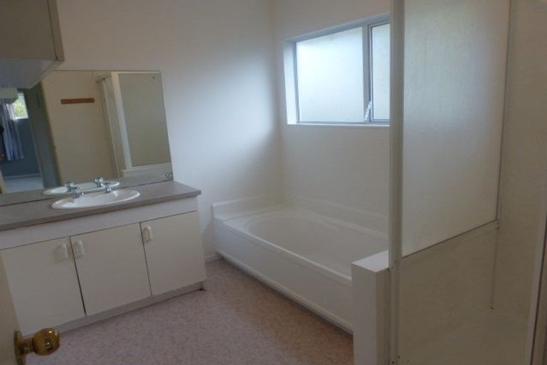 Photo of property in 5/24 Eastglen Road, Glen Eden, Auckland, 0602