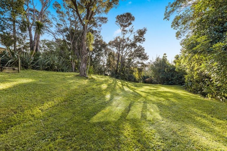 Photo of property in 5 Takapu Street, Henderson, Auckland, 0612