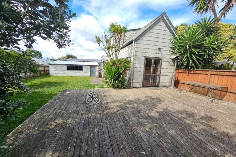 Photo of property in 2 Dalmahoy Place, Wattle Downs, Auckland, 2103