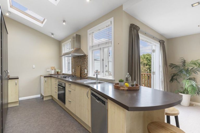 Photo of property in 263 Adelaide Road, Newtown, Wellington, 6021