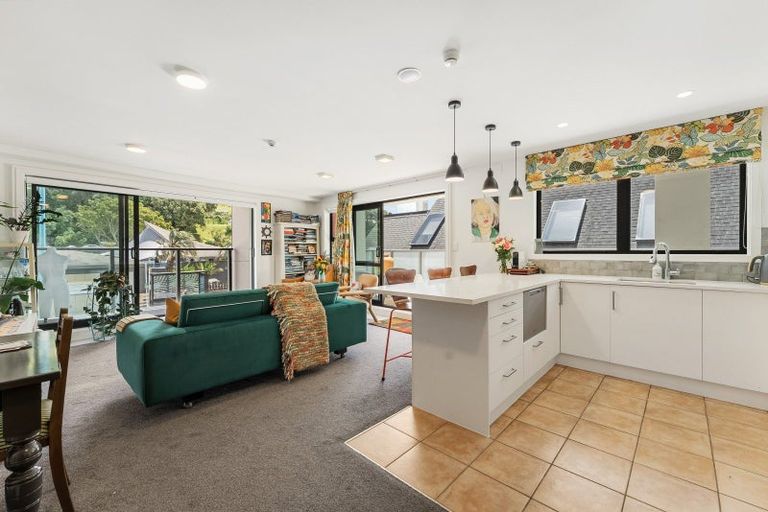 Photo of property in 6 Adams Avenue, Mount Maunganui, 3116