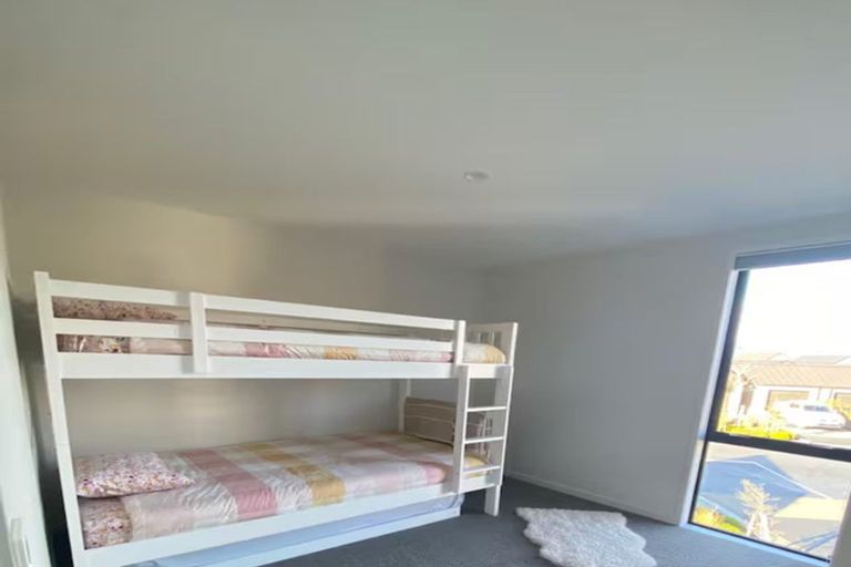 Photo of property in 2 Chapman Way, Jacks Point, 9371