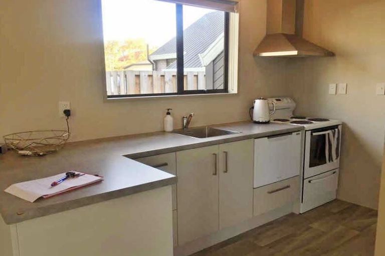 Photo of property in 60c Mcfaddens Road, St Albans, Christchurch, 8052