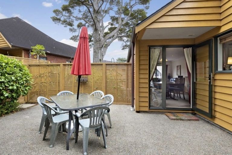 Photo of property in 30 Futuna Close, Karori, Wellington, 6012