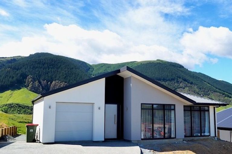 Photo of property in 27 Huntaway Close, Stoke, Nelson, 7011