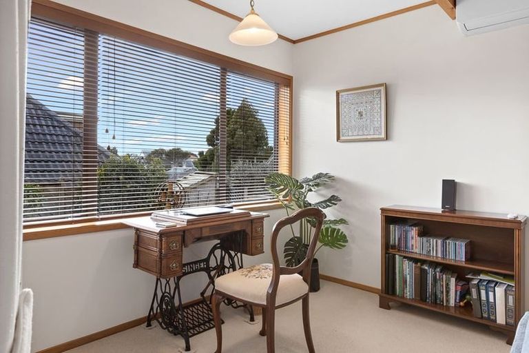 Photo of property in 10/16 Mahara Avenue, Birkenhead, Auckland, 0626