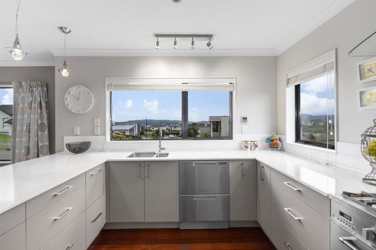 Photo of property in 5 Kahurangi Heights, Aotea, Porirua, 5024