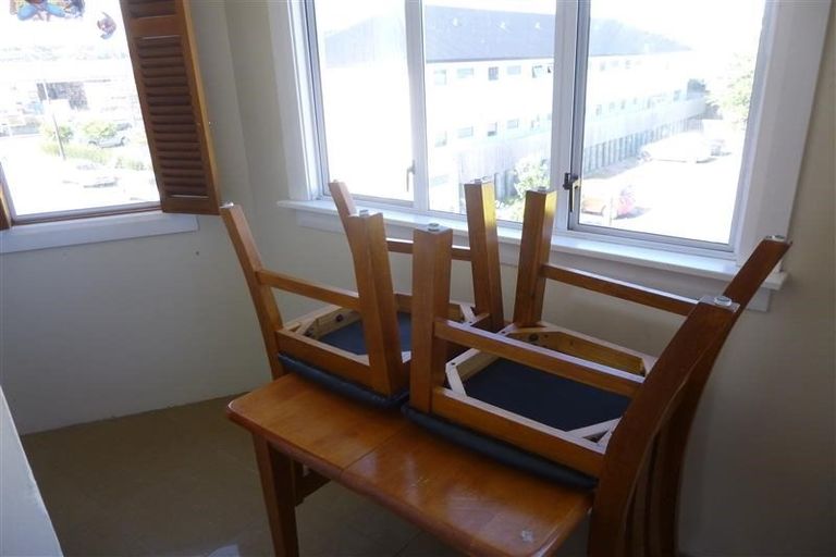Photo of property in Devonport Apartments, 14/127 Saint Aubyn Street, New Plymouth, 4310