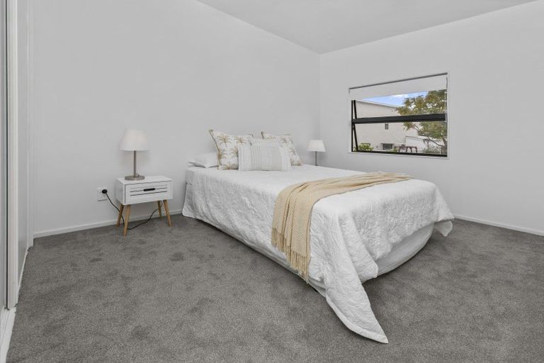 Photo of property in 4/40 Scarlet Oak Drive, Schnapper Rock, Auckland, 0632