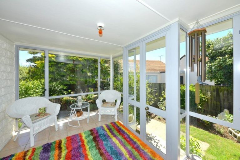 Photo of property in 20 Woodstock Place, Russley, Christchurch, 8042