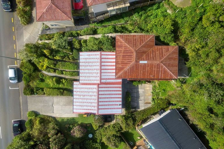 Photo of property in 84 Newlands Road, Newlands, Wellington, 6037