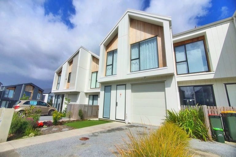 Photo of property in 24 Porowha Road, Westgate, Auckland, 0814