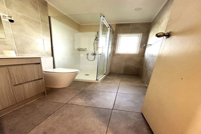 Photo of property in 40 Beaumonts Way, Manurewa, Auckland, 2102