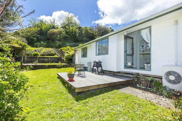 Photo of property in 13 Barberry Grove, Maungaraki, Lower Hutt, 5010