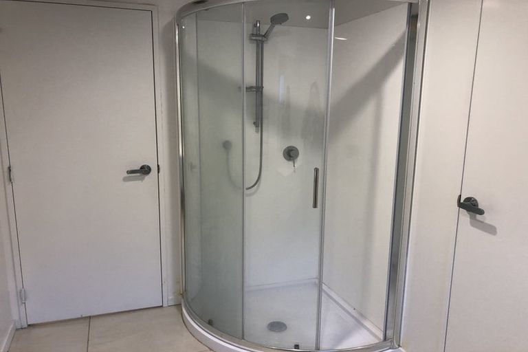 Photo of property in 2/78 Archers Road, Glenfield, Auckland, 0629