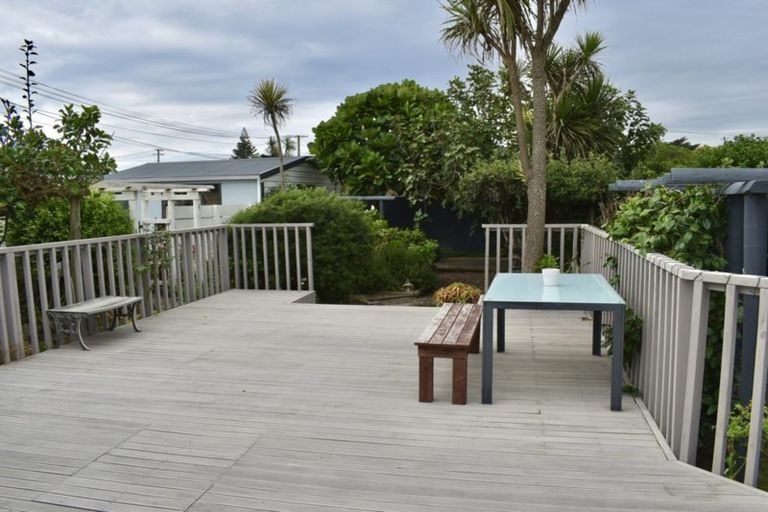 Photo of property in 30 Kapiti Lane, Otaki Beach, Otaki, 5512